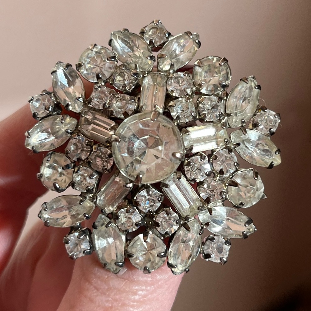 Vintage 1940's art deco clear crystal silver plated oversized Ice cluster brooch